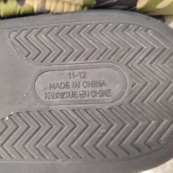 Men's Camouflage slippers. Size 11 - 12. - Picture 5 of 7